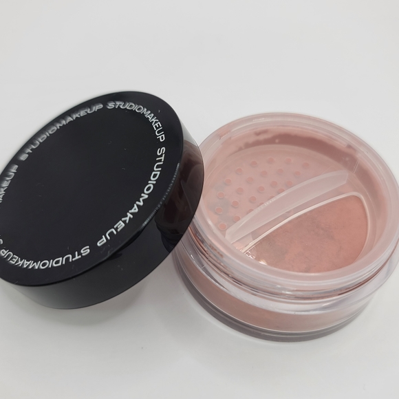 StudioMakeup Luminous Loose Blush Studio Makeup - Picture 7 of 9